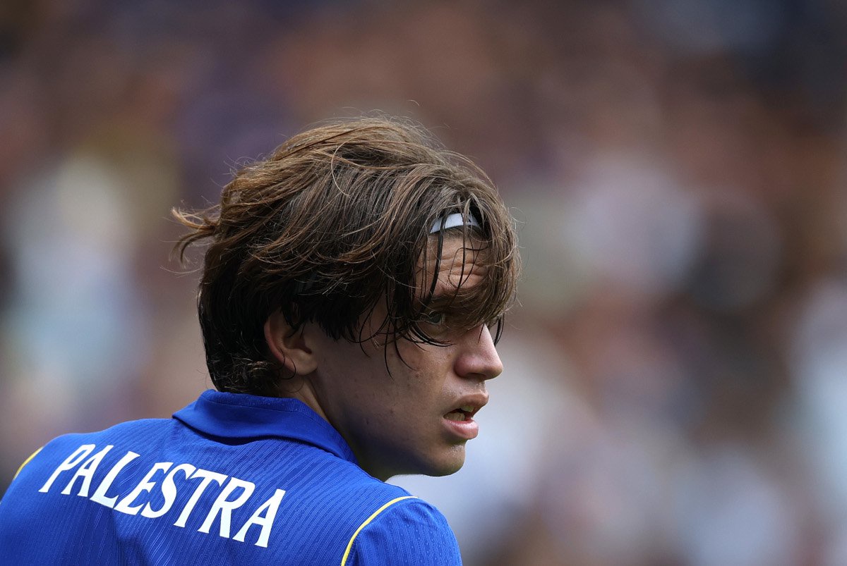 Palestra tipped to make first Chelsea start but faces Premier League concern