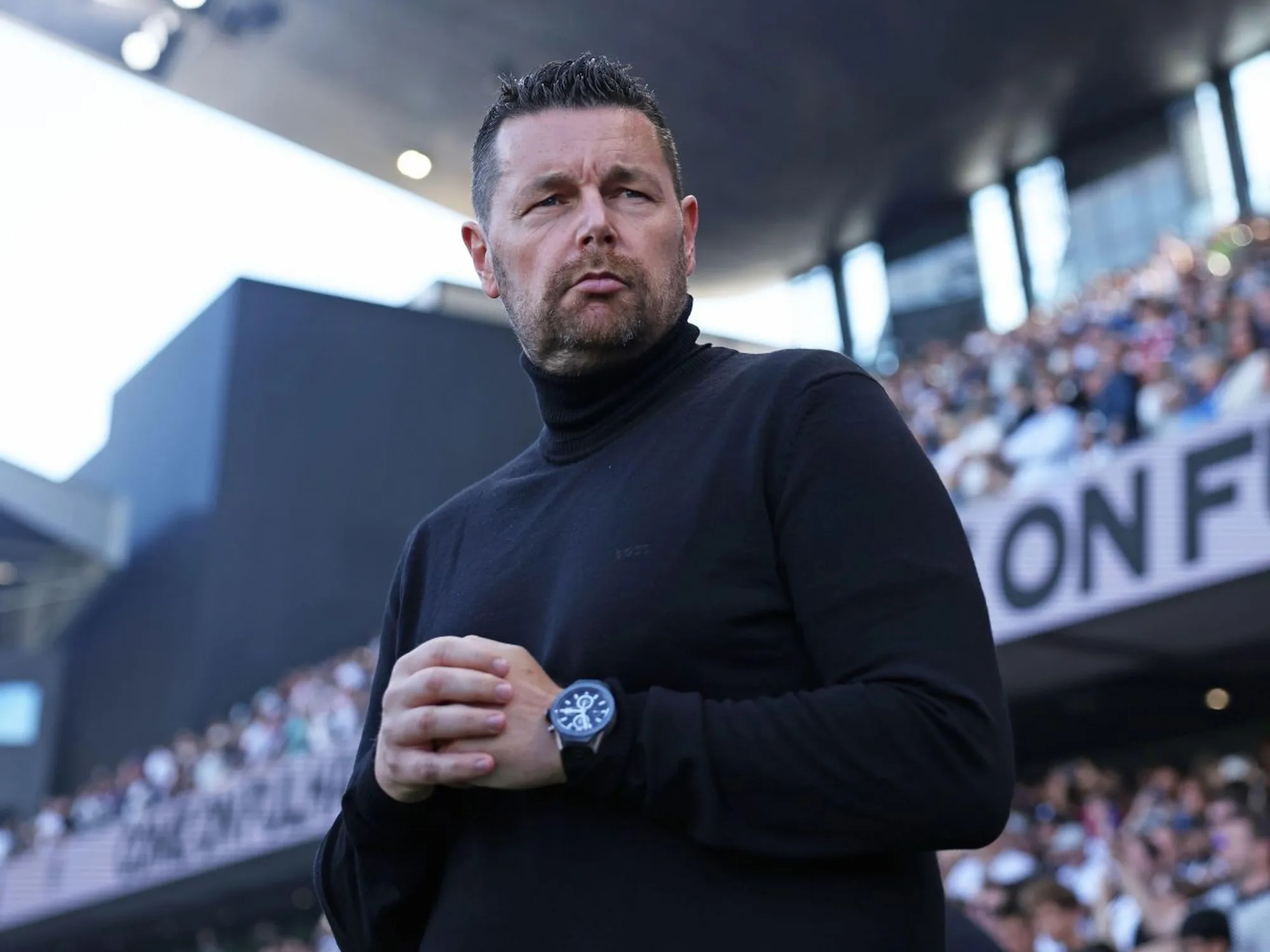 Sage emerges as new favorite in PL sack race