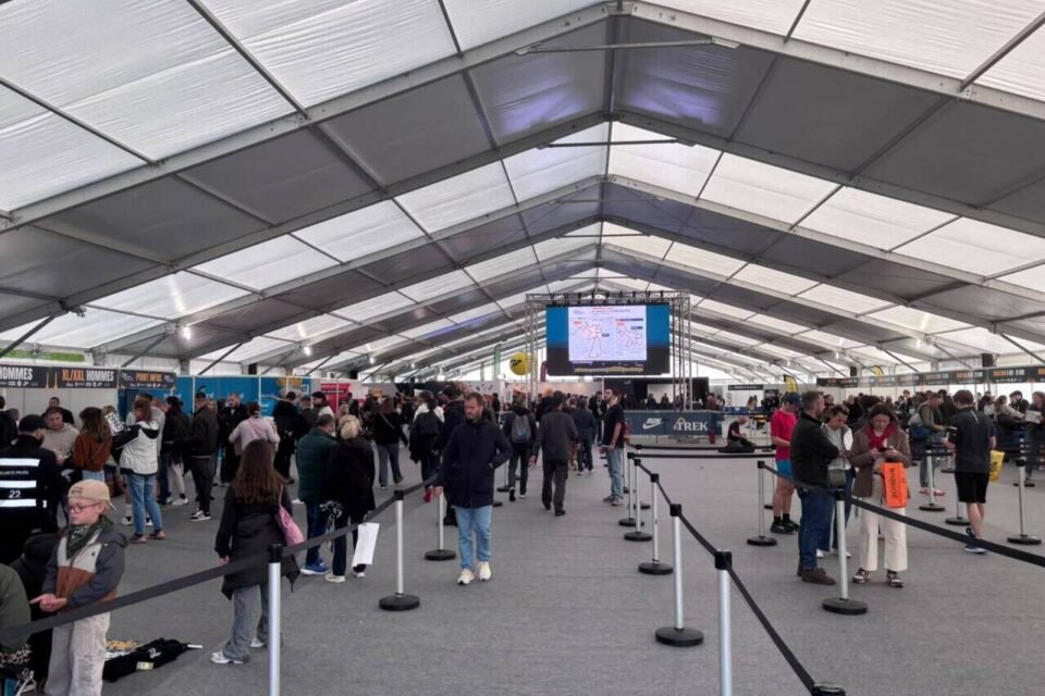 Le village marathon sur l'Esplanade à Lille, jeudi après-midi.