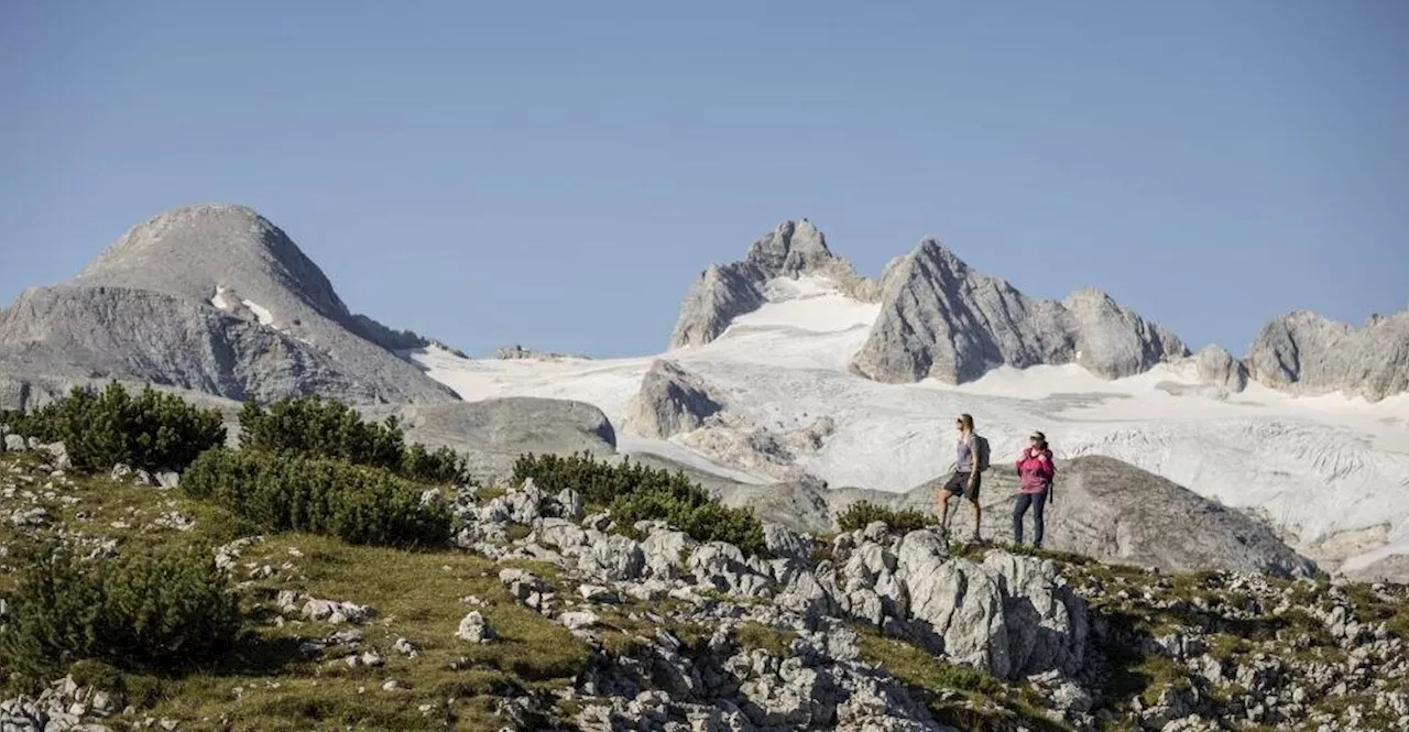 Tourist mit Turnschuhen auf dem Dachstein unterwegs: Mit Hubschrauber ins Tal gebracht