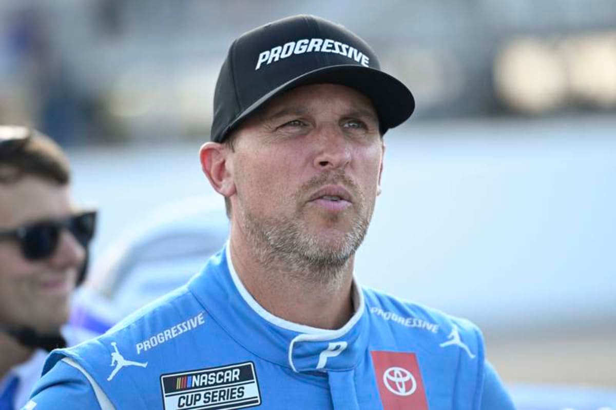 NASCAR, Motorsport, USA Cup Series-Practice and Qualifying Sep 6, 2025 Madison, Illinois, USA NASCAR Cup Series driver Denny Hamlin 11 looks on during practice and qualifying for the Enjoy Illinois 300 at World Wide Technology Raceway. Madison World Wide Technology Raceway Illinois USA, EDITORIAL USE ONLY PUBLICATIONxINxGERxSUIxAUTxONLY Copyright: xJoexPuetzx 20250906_tbs_pa2_024 ©IMAGO/Imagn Images