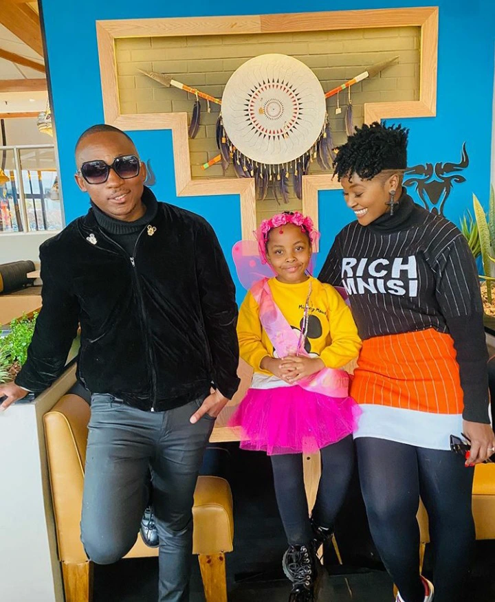Khuli Chana and his wife attend their daughter's graduation. - style you 7