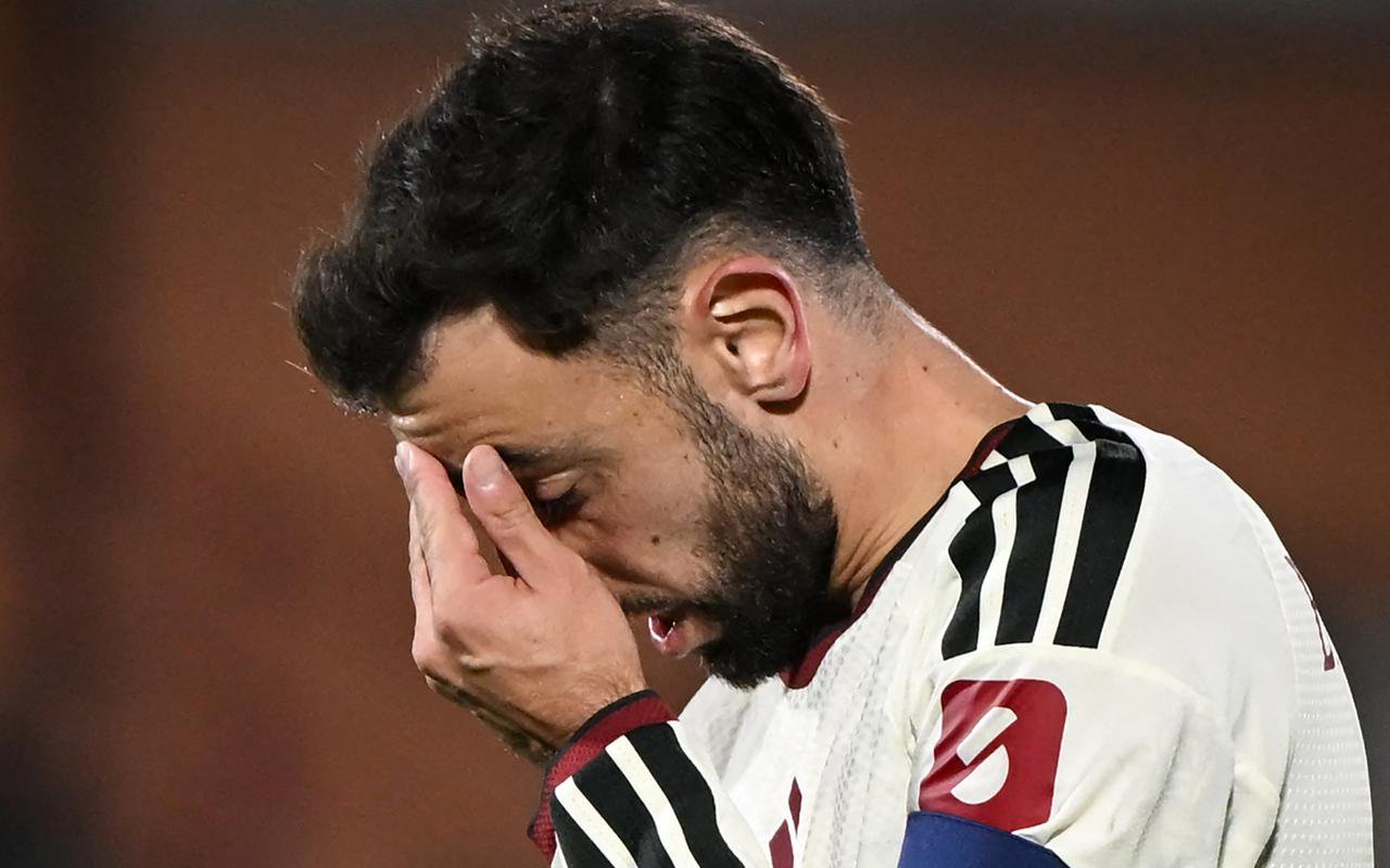 'It was tough to watch': Heartbroken Michael Carrick apologises to United fans after 'unacceptable' Como loss