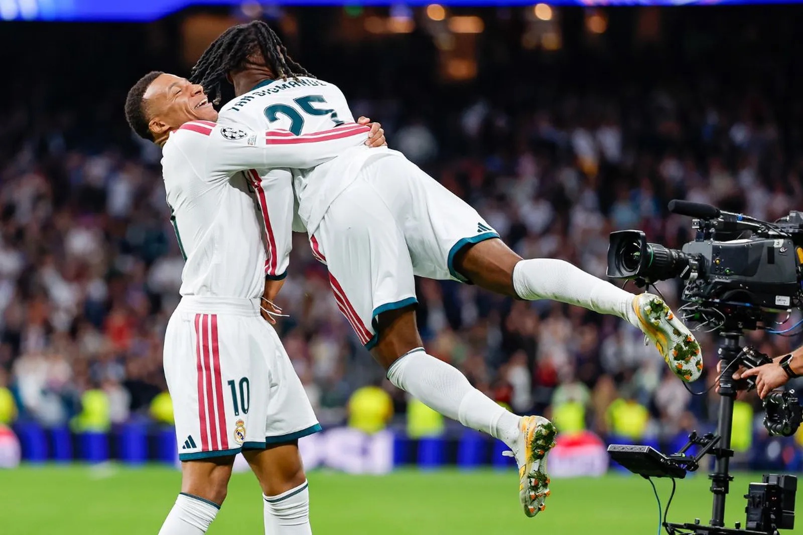 “Yan Diomandé est en train de défoncer la porte” : adoubée par Mbappé, la recrue record du Real menace sérieusement Vinicius