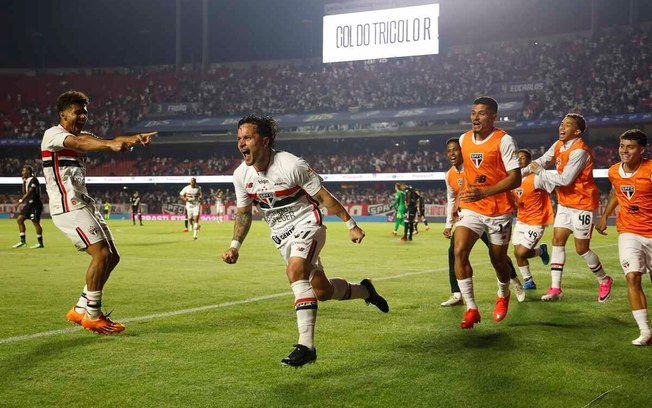 Vasco vence caro a derrota para o São Paulo. O triunfo por 1 a 0 teve Artur como protagonista