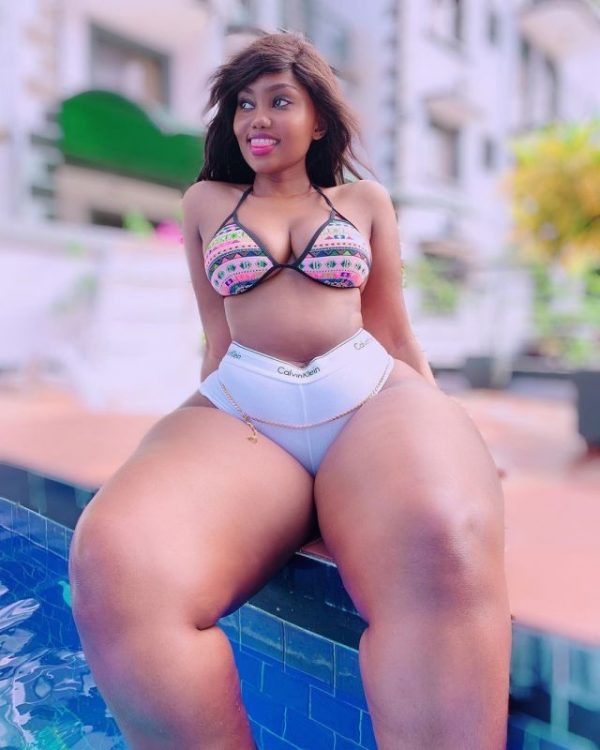 Tanzanian model, Sanchi Flaunts Her Massive Hips In New Photos