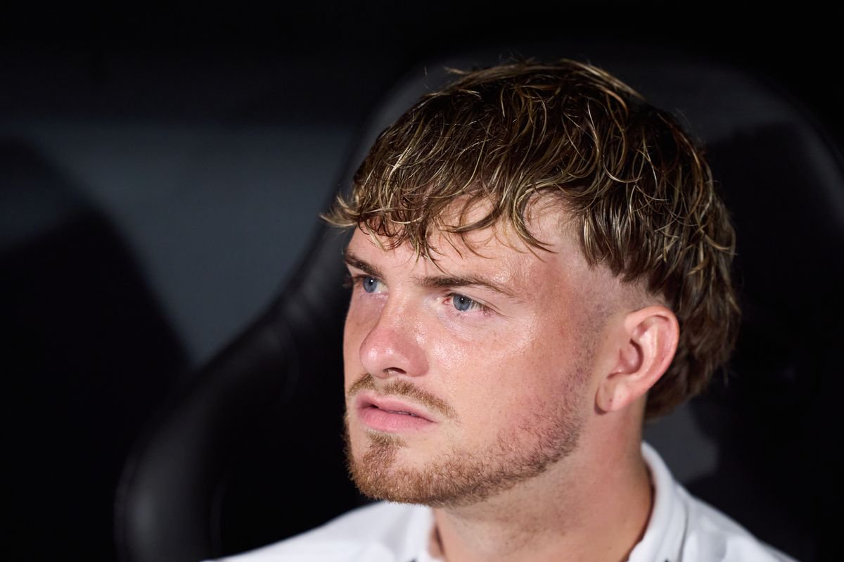 Harvey Elliott has continued to struggle during his time with Valencia