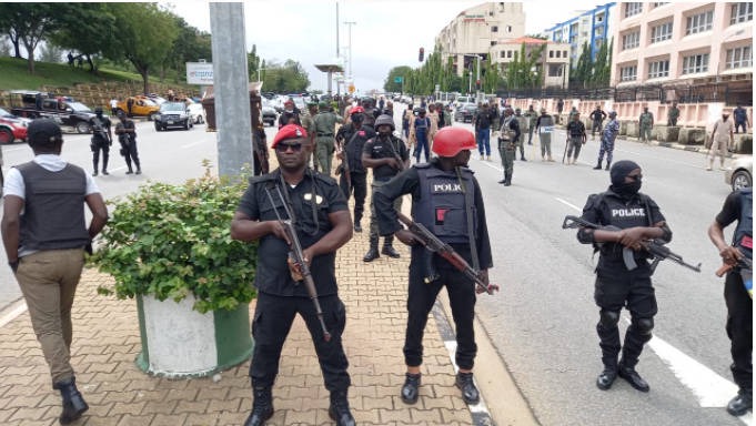 JUST IN!!! Protest Turns Bloody In Abuja As Police, Army Clash With #EndSARS  Memorial Protesters (Photos) - Wee Talk Naija News