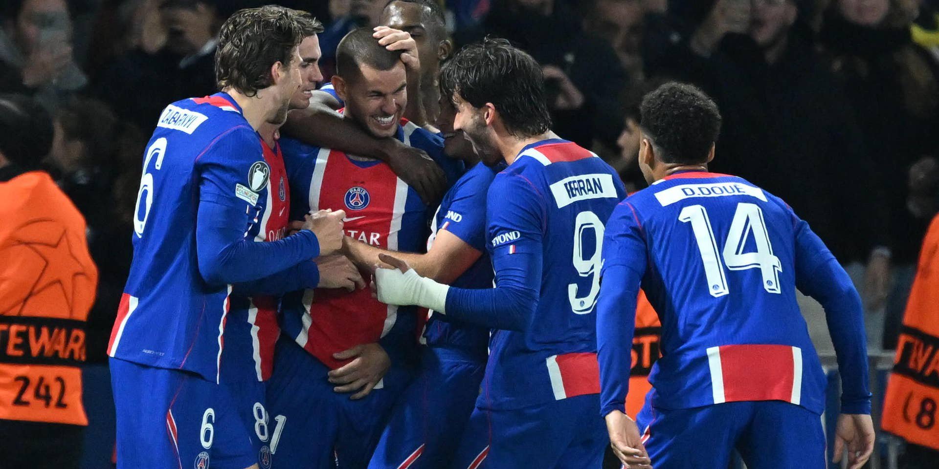 PSG jubelt gegen Barcelona.