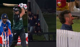 IND Vs NZ 2nd T20I: ग्लेन फिलिप्स ने जोरदार छक्का लगाया तो स्टैंड में मौजूद एक दर्शक ने गेंद को पकड़ने के लिए अपनी जगह से छलांग लगा दी