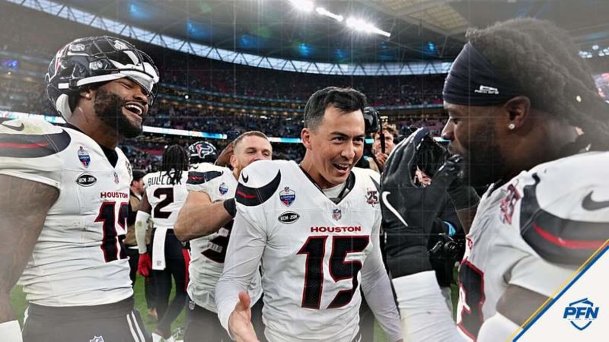 Oct 18, 2026; London, ENG; Houston Texans kicker Ka'imi Fairbairn (15) reacts with teammates after the game against the Jacksonville Jaguars at Wembley Stadium. © Kirby Lee-Imagn Images