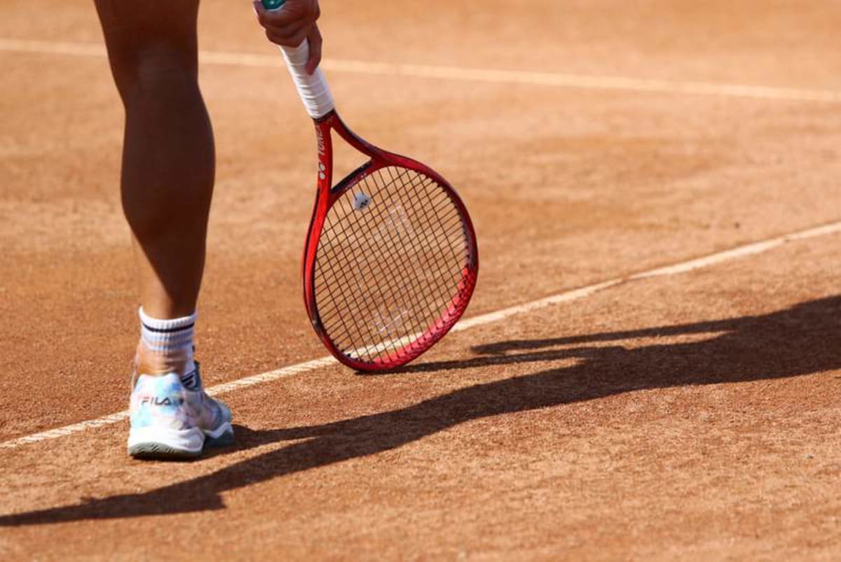 KYIV, UKRAINE – SEPTEMBER 7, 2021: Sebastian BAEZ of Argentina shows the ball mark on a clay court during ATP Challenger Kyiv Open game against Illya BELOBORODKO of Ukraine at Kyiv Tennis Park in Kyiv ©IMAGO/Depositphotos
