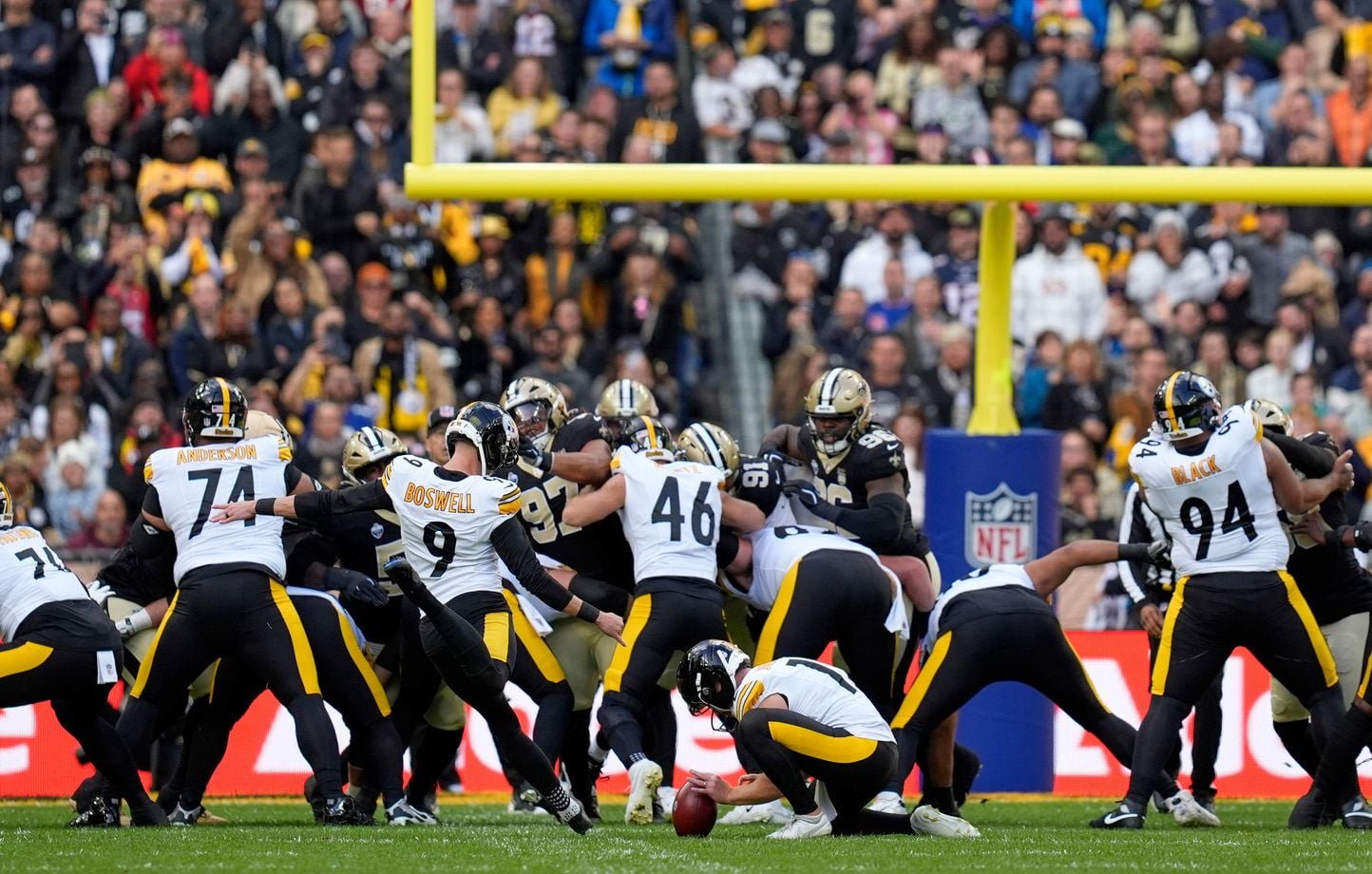 Chris Boswell a marqué 10 des 16 points des Steelers, dimanche au Stade de France.