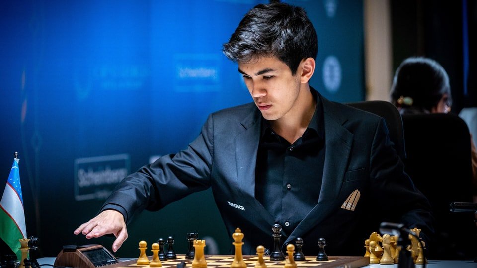 Javokhir Sindarov wins the Clutch Chess Title (FIDE)