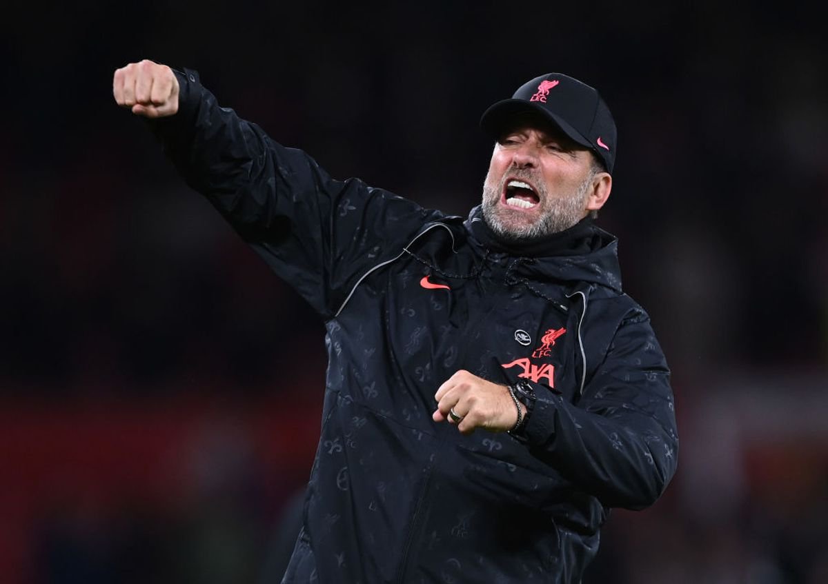 MANCHESTER, ENGLAND - OCTOBER 24:  Liverpool manager Jurgen Klopp celebrates after the Premier League match between Manchester United and Liverpool at Old Trafford on October 24, 2021 in Manchester, England. (Photo by Shaun Botterill/Getty Images)
