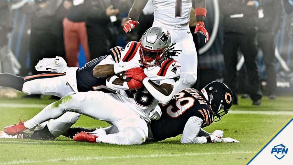‘This Is Pathetic,’ ‘The Most Embarrassing End-of-Half Moment’ — NFL World Reacts to Bears Defense’s Blunder vs. Patriots