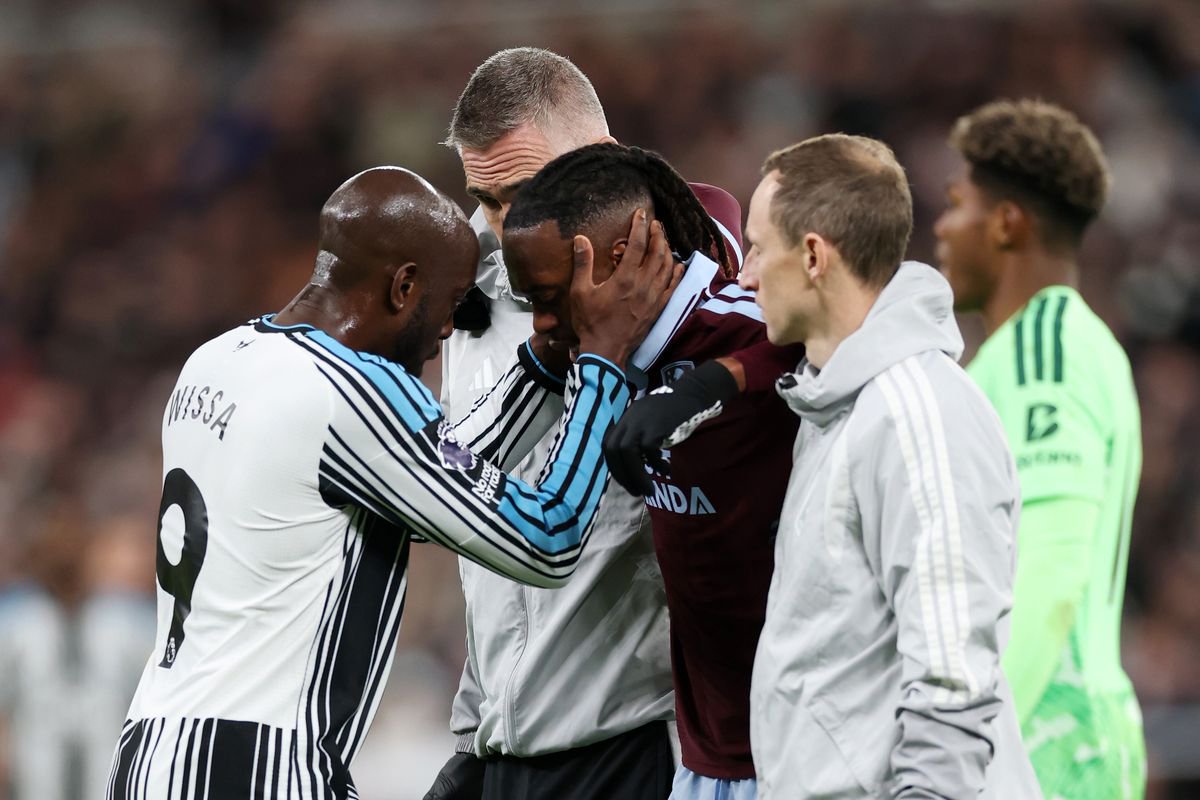 Aaron Wan-Bissaka of Aston Villa
