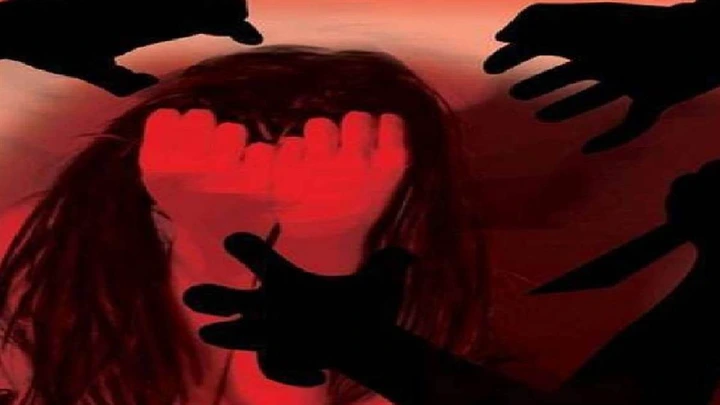 Kannauj Crime : फूफा ने 14 वर्षीय किशोरी की लूटी अस्मत, वीडियो काल के बहाने कमरे में बुलाकर दिया घटना को अंजाम