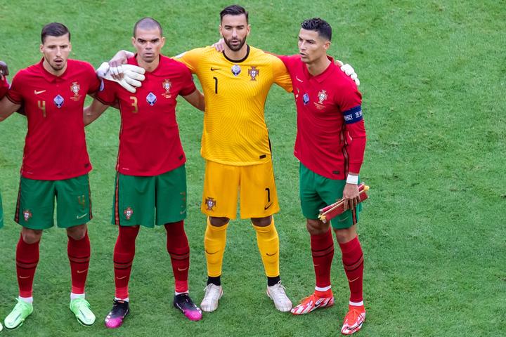 Ronaldo singing the Portuguese national anthem