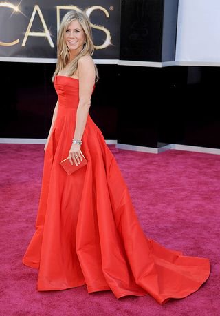 Actress Jennifer Aniston arrives at the Oscars at Hollywood & Highland Center on February 24, 2013 in Hollywood, California. (Photo by Gregg DeGuire/WireImage)