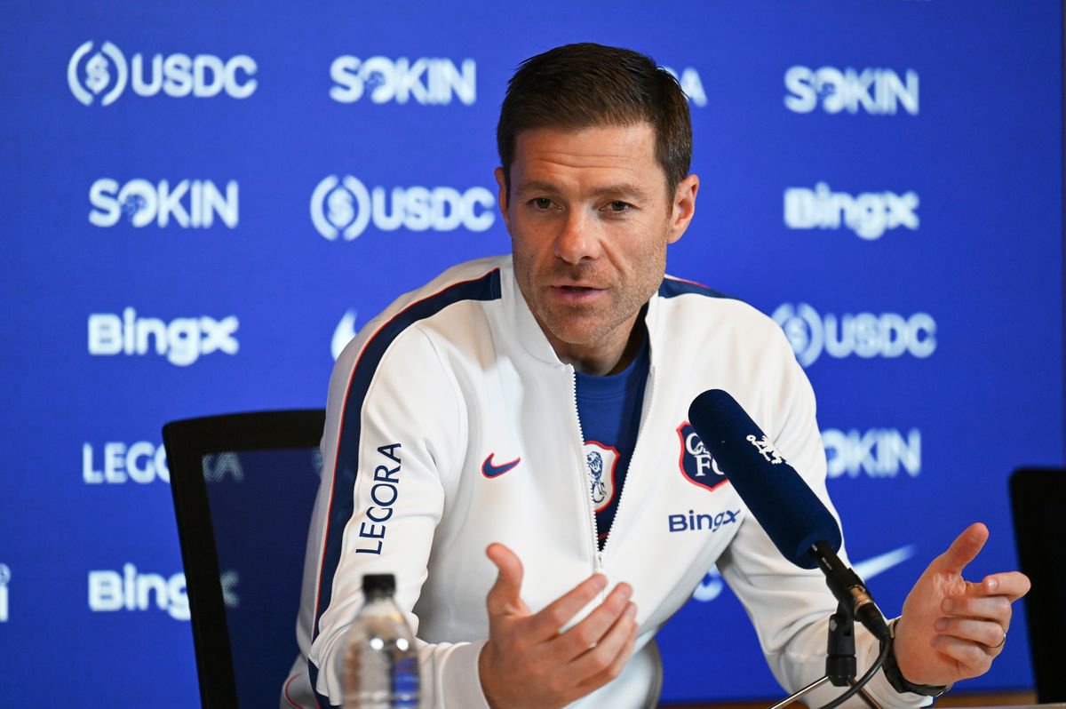 Chelsea boss Xabi Alonso speaks to the media