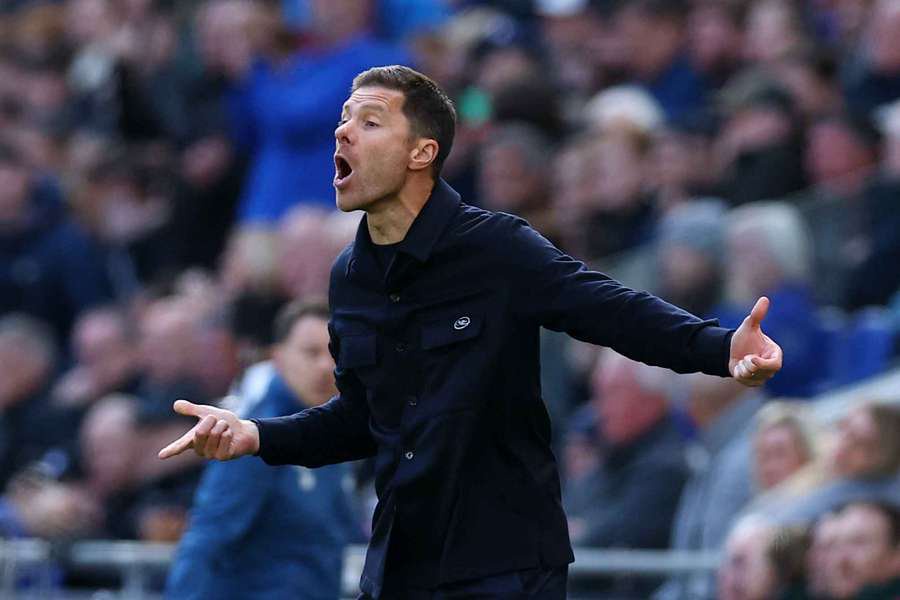 Alonso wants Palmer to avoid another red card