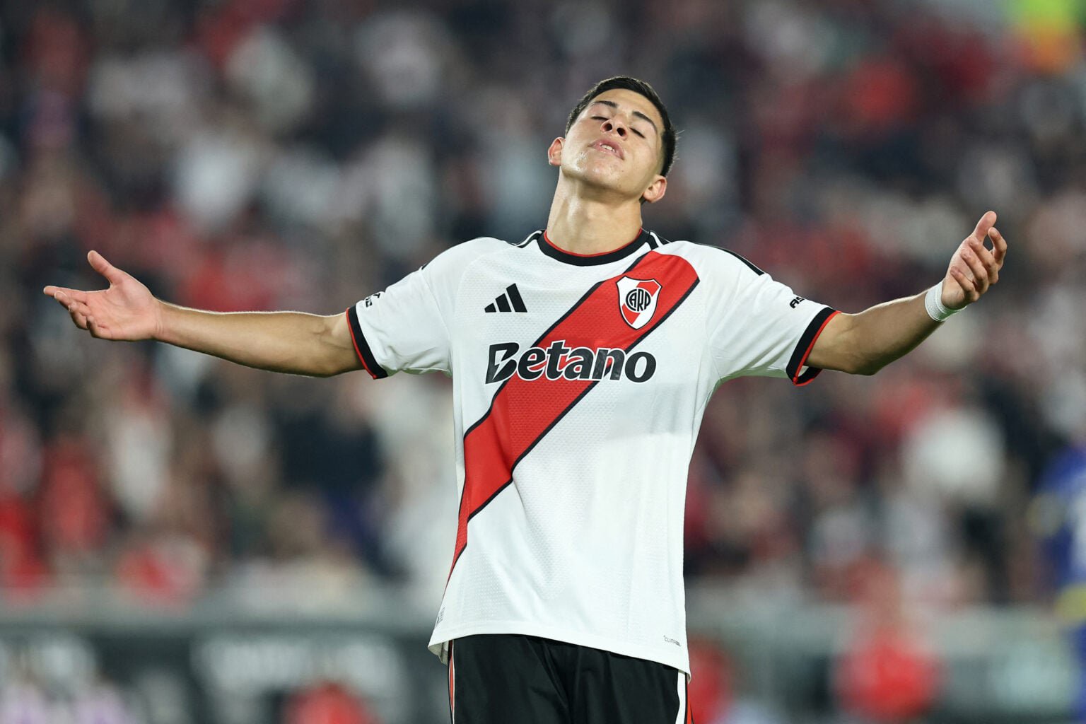 Tottenham target Lautaro Pereyra