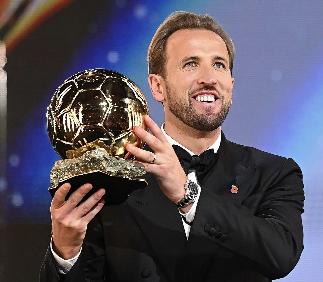 Harry Kane celebrates after winning the 2026 Ballon d’Or award.