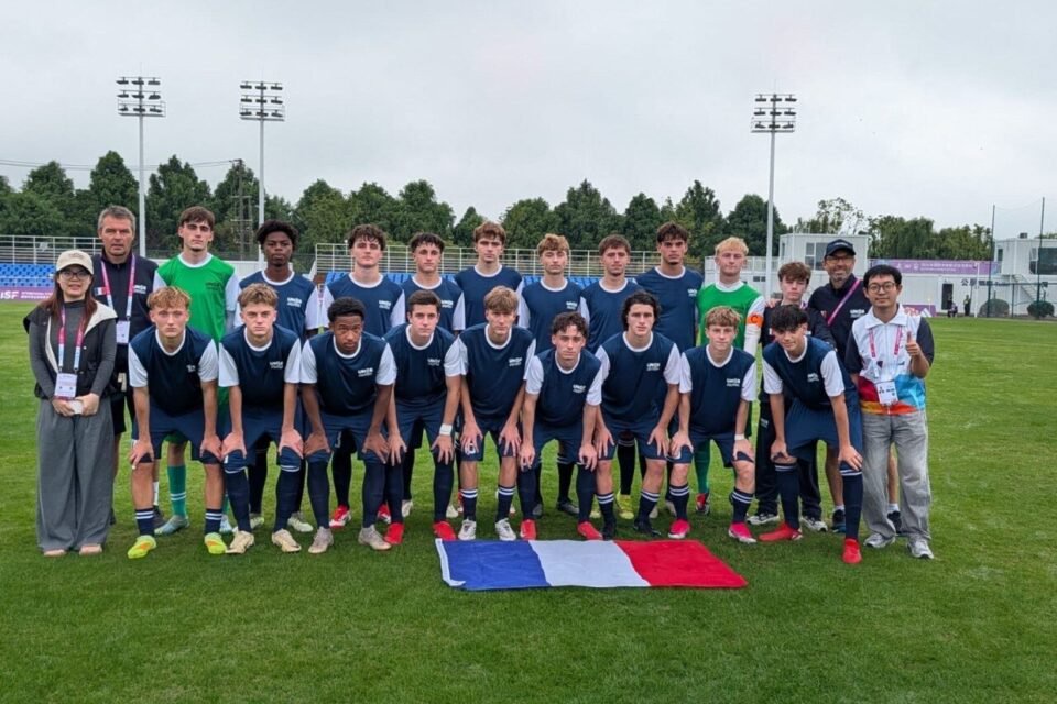 Championnat du monde de football des lycées en Chine.