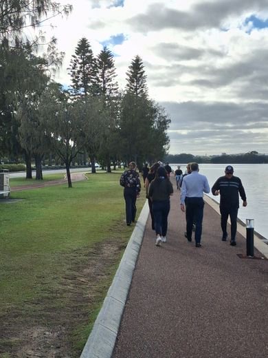 Marche rapide, course et les 2,5 km pour rejoindre les bureaux, à Perth marcher et courir est devenue une routine.