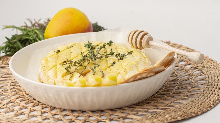 baked brie in serving dish