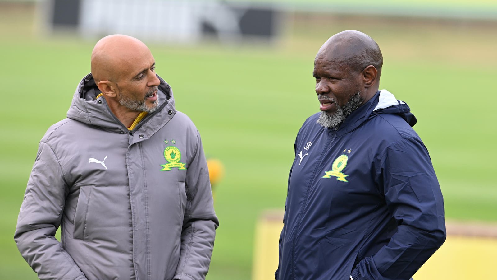 JOHANNESBURG, SOUTH AFRICA - SEPTEMBER 18: Mamelodi Sundowns coach Miguel Cardoso and Mamelodi Sundowns assistant coach Steve Komphela during the Mamelodi Sundowns training session and press conference at the Chloorkop Training Grounds on September 18, 2026 in Johannesburg, South Africa. (Photo by Lefty Shivambu/Gallo Images)