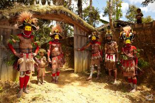 Huli Wigmen uncontacted tribe
