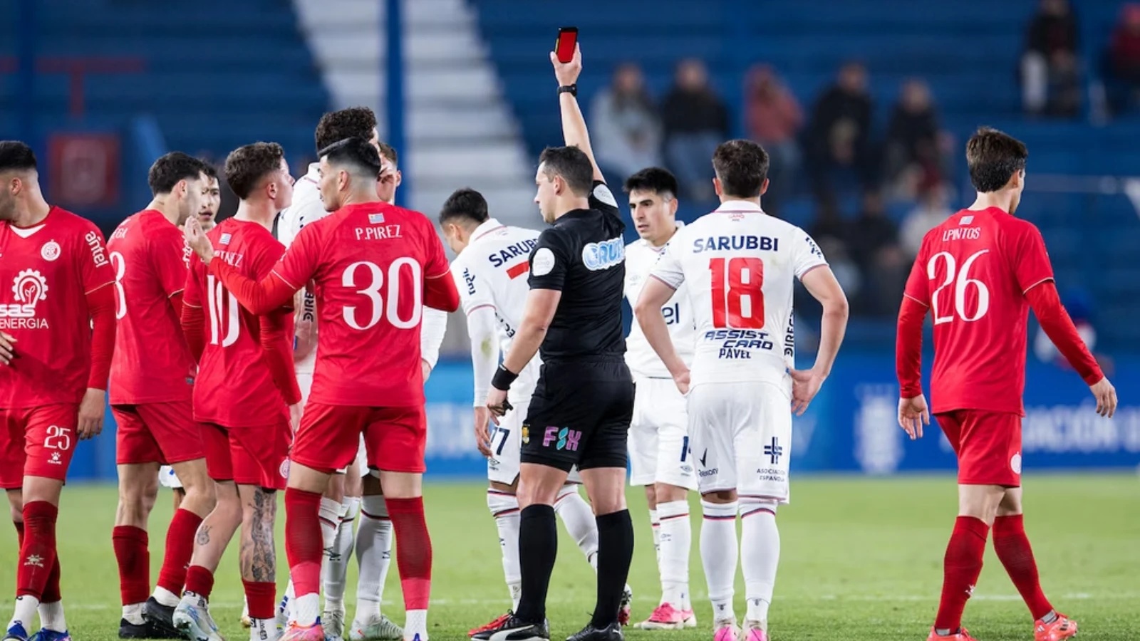 Imagem cartão vermelho virtual no futebol