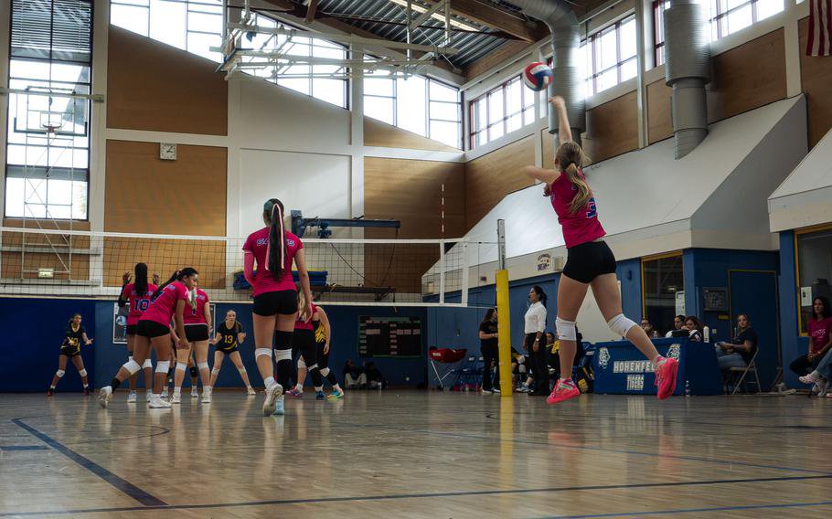Charlotte Fussinger serves.