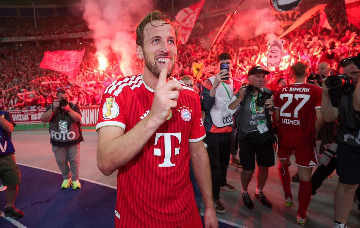 Celebrations over winning the DFB Cup Harry Kane of FC Bayern München during the DFB Cup Final 2026 match between FC Bayern München and VfB Stuttgart at Olympiastadion