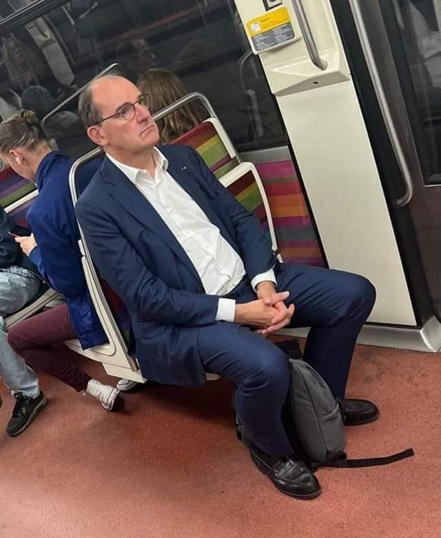 France : Une image de l'ancien Premier ministre Jean Castex dans le métro fait jaser
