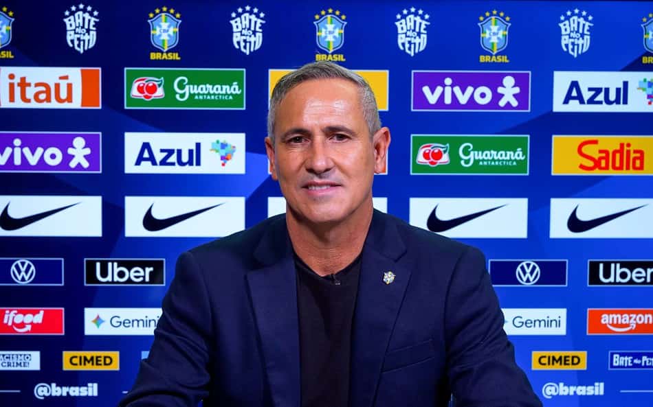 Carlos Patetuci, técnico da Seleção Sub-17
