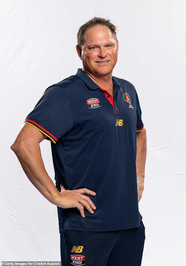 Aussie cricket great Ryan Harris (pictured) claimed that Archer should take off his gold chain to help him bowl faster
