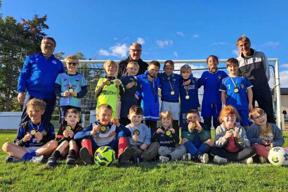 Ils étaient seize enfants à participer au tout premier stage de football de l'histoire du Sporting club tufféen, lors des vacances de la Toussaint.