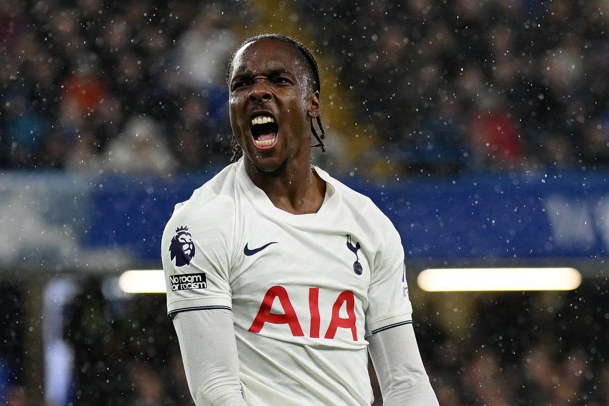 Mathys Tel of Tottenham Hotspur celebrates