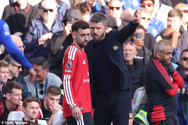 Fernandes was the one who saw the picture late in the first half, sliding in a pass which sent Amad in and United went 2-0 down, he conferred with Carrick