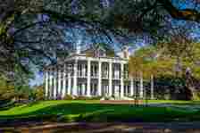 PHOTO: Sitting on 40 well-manicured acres, Dunleith is an 1856 historic inn, and is listed as a national historic landmark, in Natchez, Mississippi.