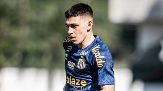 Gonzalo Escobar continuará no Santos. (Foto: Raul Baretta/ Santos FC)