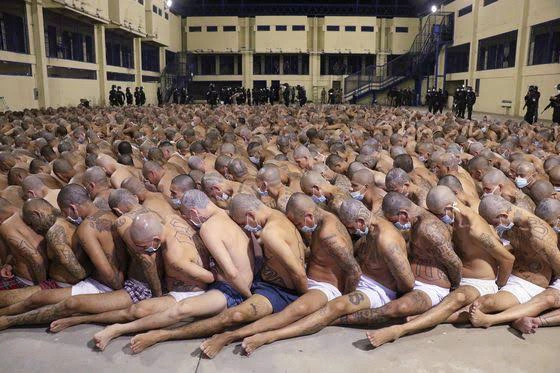 10 sad photos of the sufering prisoners go through 7