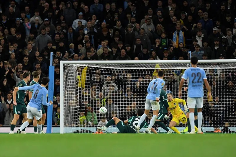 Mateo Kovacic scores the team's first goal to draw level with Brighton