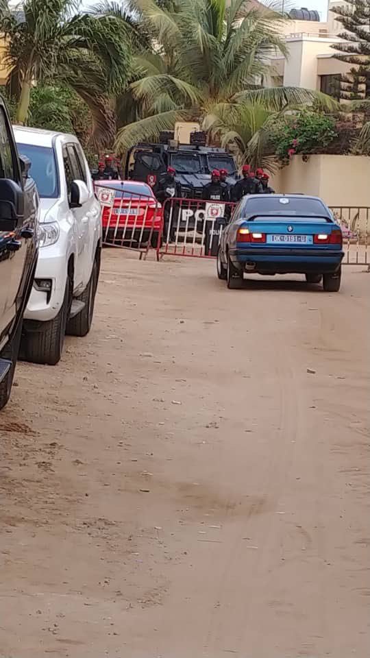 Le domicile de Sonko déjà assiégé par la police (image)