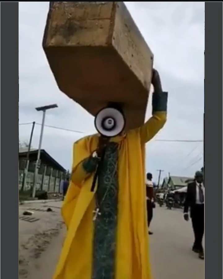 6ffed2239f5e4d13bcd632edb1379f6a?quality=uhq&format=webp&resize=720 Massive Uproar As a Pastor Spotted In The Streets Carrying Coffin -[SEE PHOTOS]