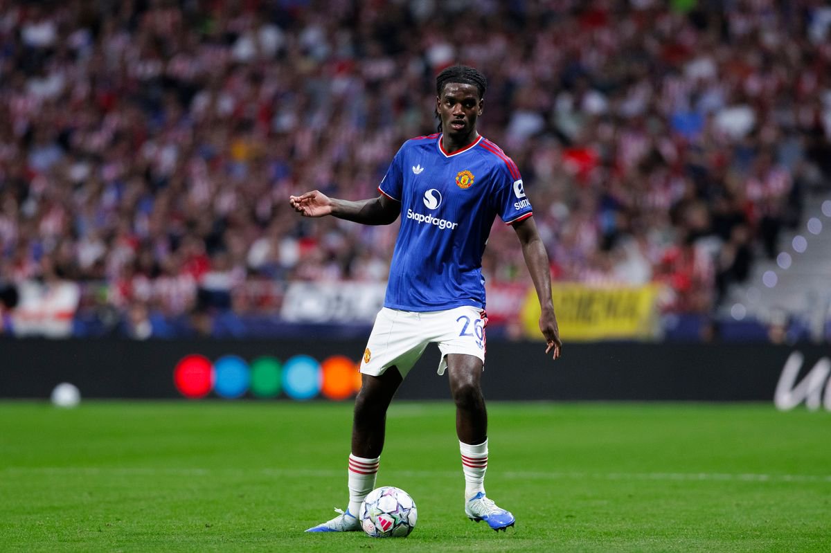 Ayden Heaven in action for Manchester United