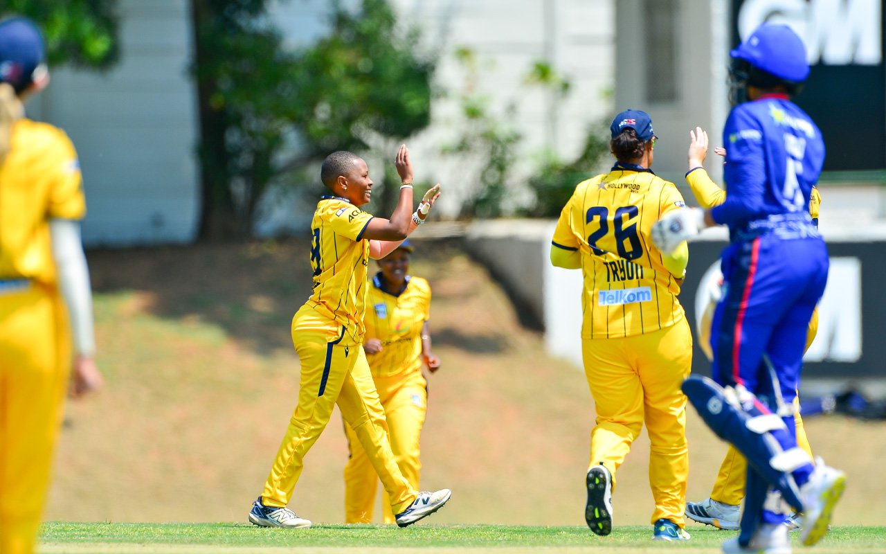 Experienced spinner Raisibe Ntozakhe returned 5/21 for the DP World Lions, claiming two wickets in one over as the YesPlay Cobras were bowled out on 137 all out before Madison Landsman's unbeaten 48 sealed a five-wicket Hollywoodbets Pro50 Series victory inside 26 overs, at the Alan Lawson Oval in Johannesburg on Saturday, 17 October 2026. All Photos: CSA